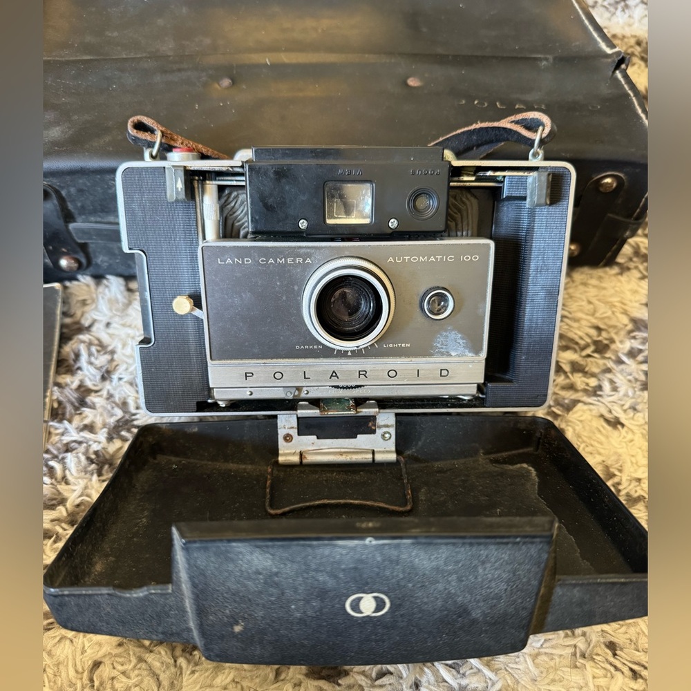 Vintage Polaroid Automatic 100 Land camera w/extras- untested